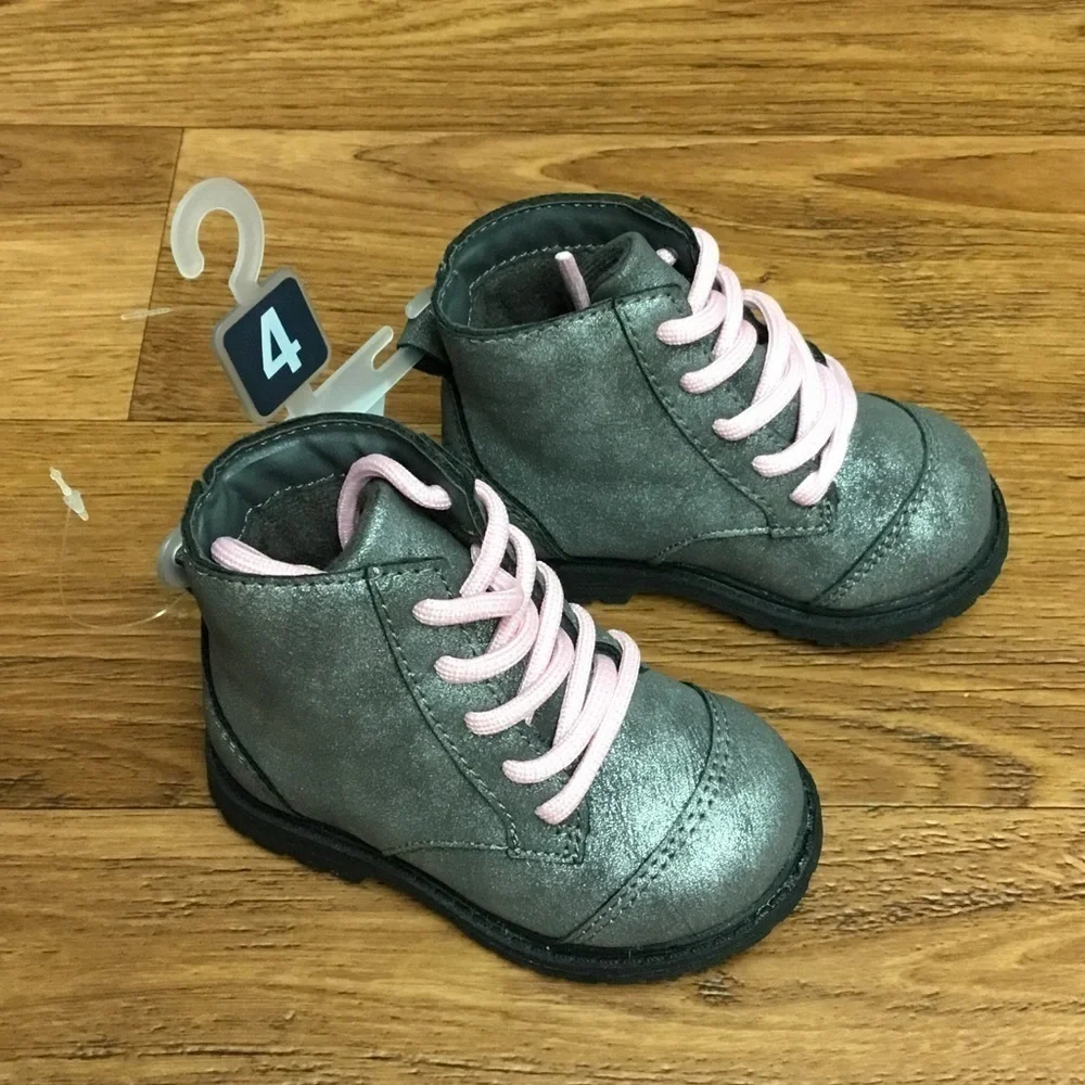 NWT Osh Kosh B’Gosh Grey Glitter Baby Boots With Pink Shoe Laces